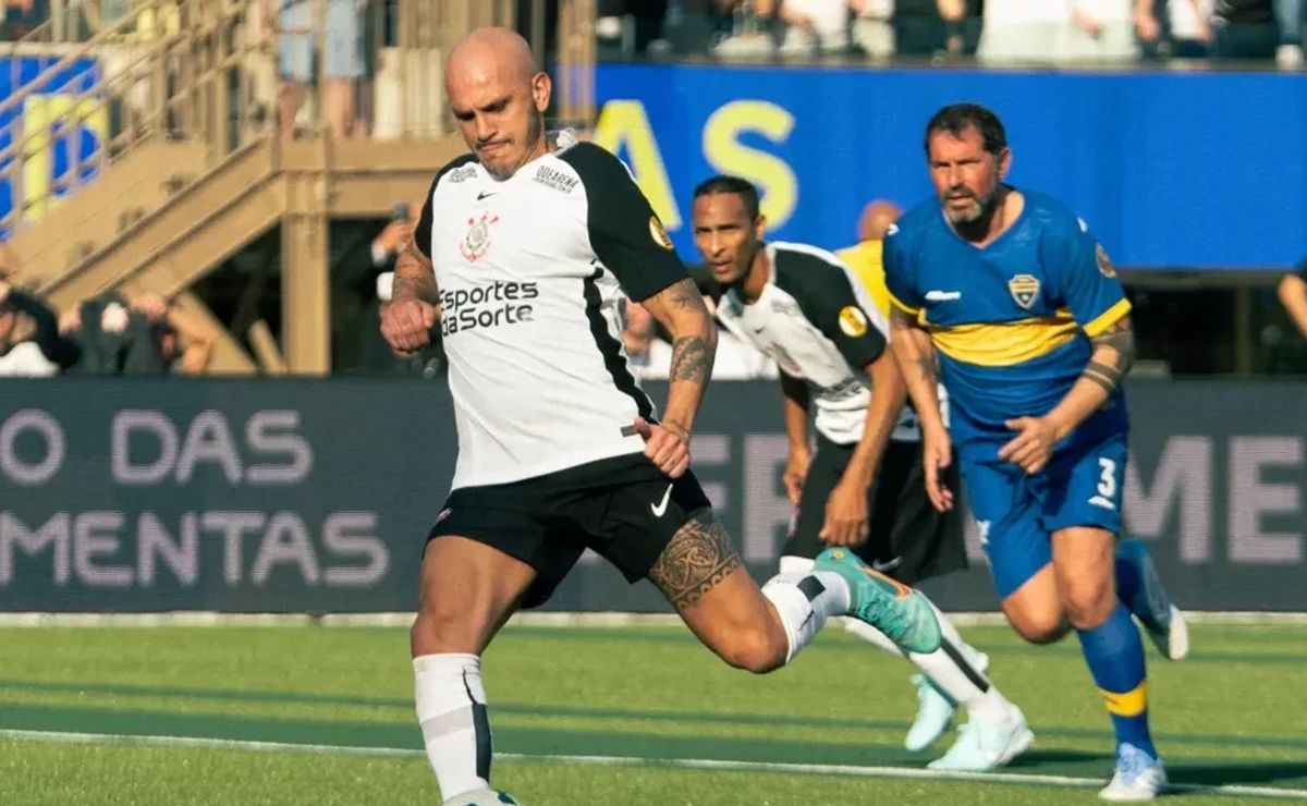 Fábio Santos marca em Corinthians x Boca Juniors Legends e web comenta ...