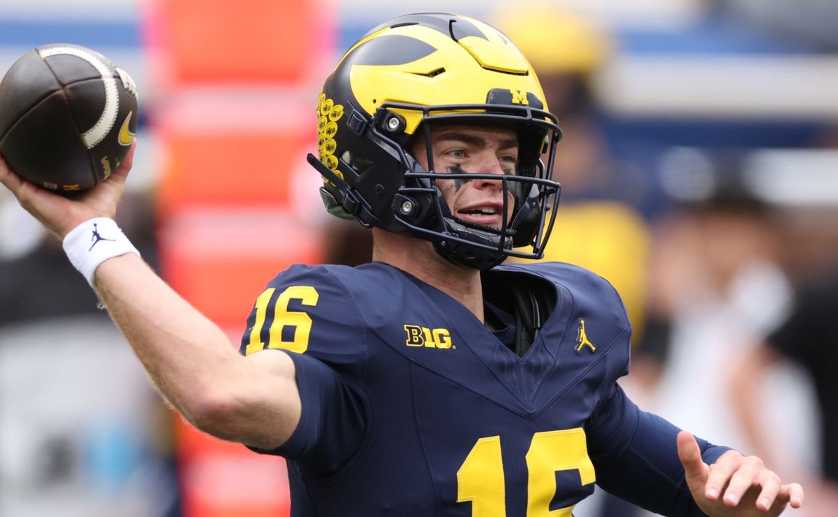 NCAAF News: Michigan QB Davis Warren makes honest take on his ...