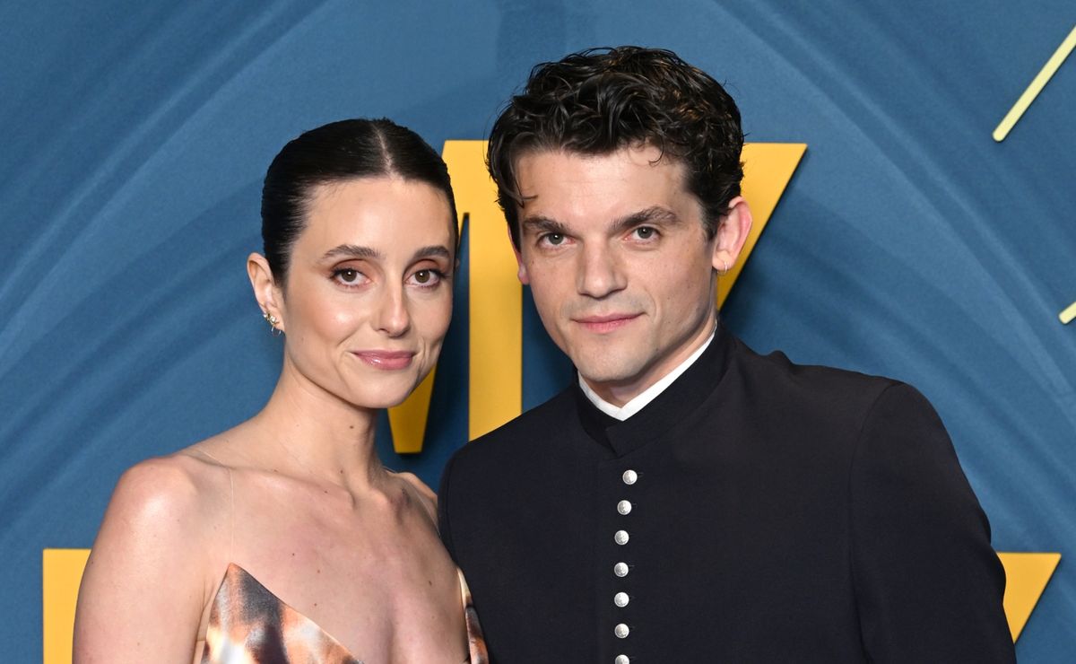 Edward Bluemel s Girlfriend All On Mary Beth Barone Spoiler US Edward bluemel s girlfriend all on mary beth barone spoiler us