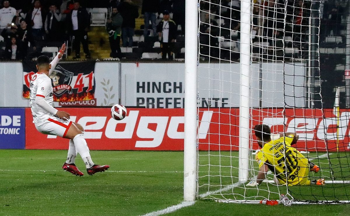 Tobar sorprende con su explicación del autogol no cobrado de Colo Colo