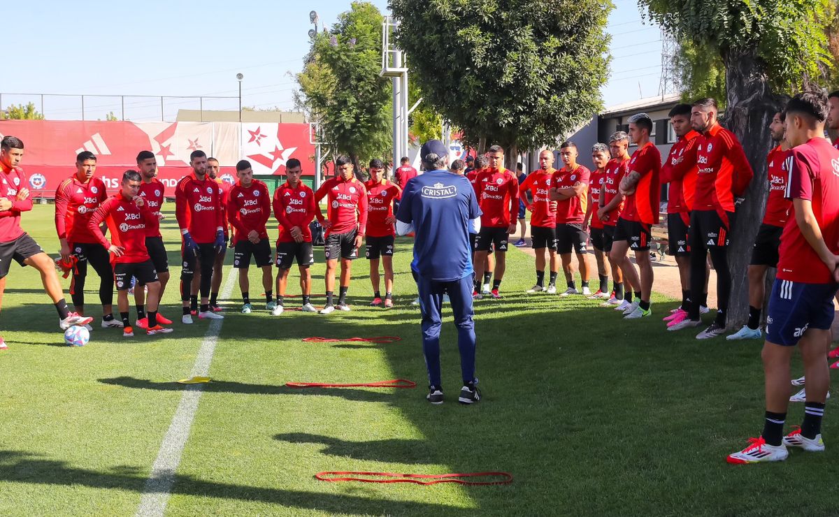 Seis de Colo Colo: la probable formación de Chile vs Panamá