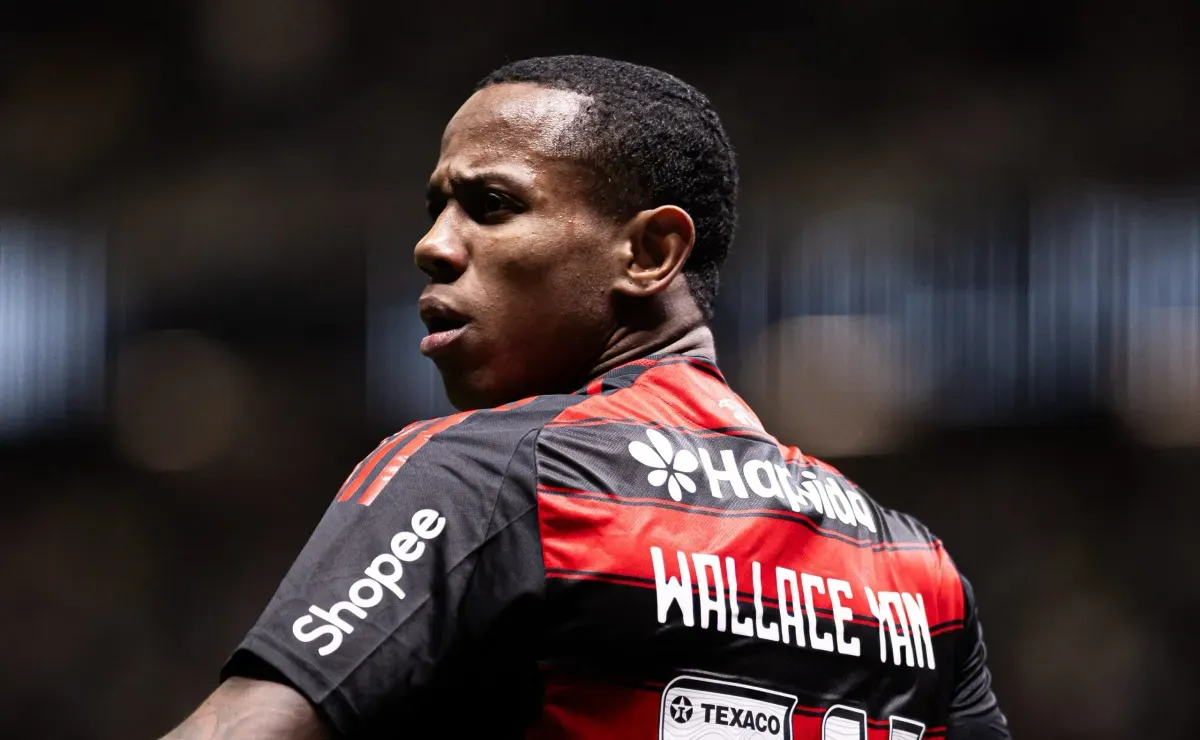Gilberto abre o jogo sobre bastidores com Wallace Yan no Flamengo
