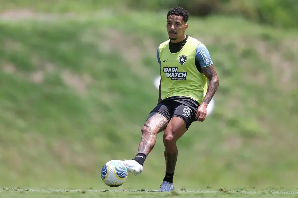 Foto: Vitor Silva/Botafogo – Gregore, volante do Botafogo, em treinamento.