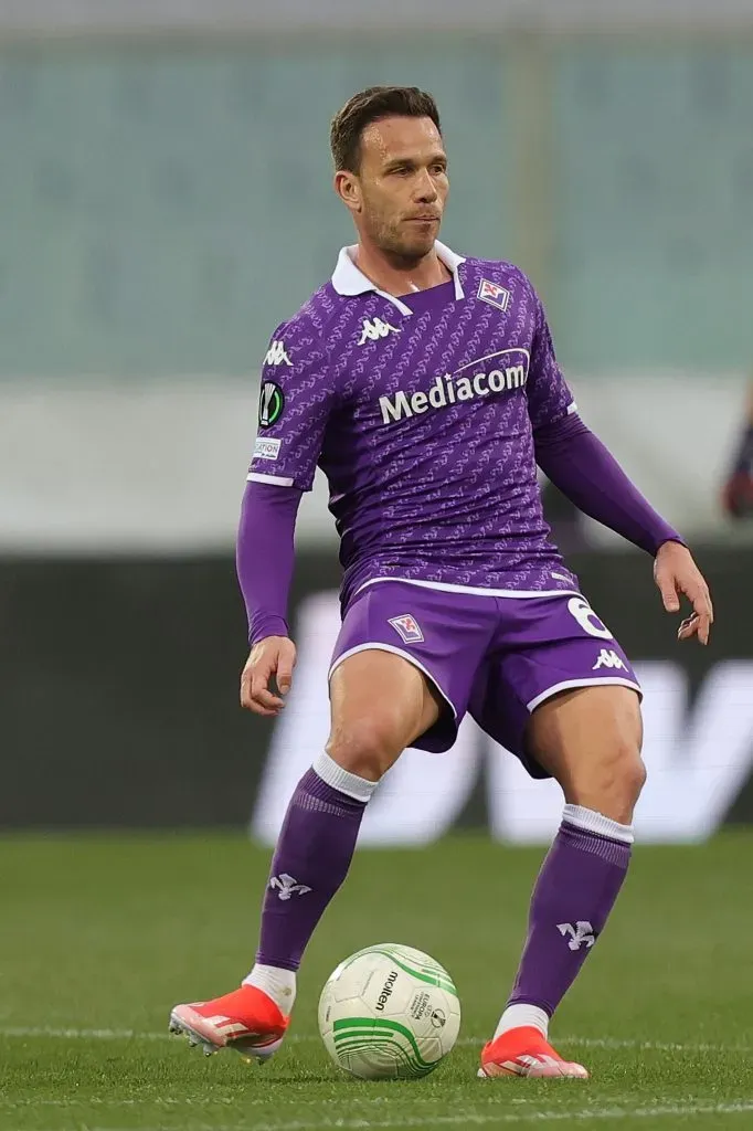 Arthur Melo em partida oficial pela Fiorentina, da Itália (Photo by Gabriele Maltinti/Getty Images