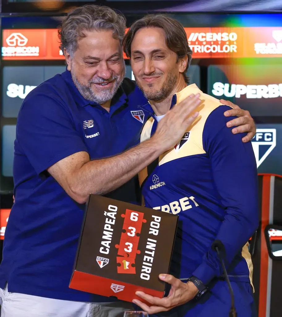 Julio Casares (e) presidente do Sao Paulo e Luis Zubeldia. Foto: Marcello Zambrana/AGIF