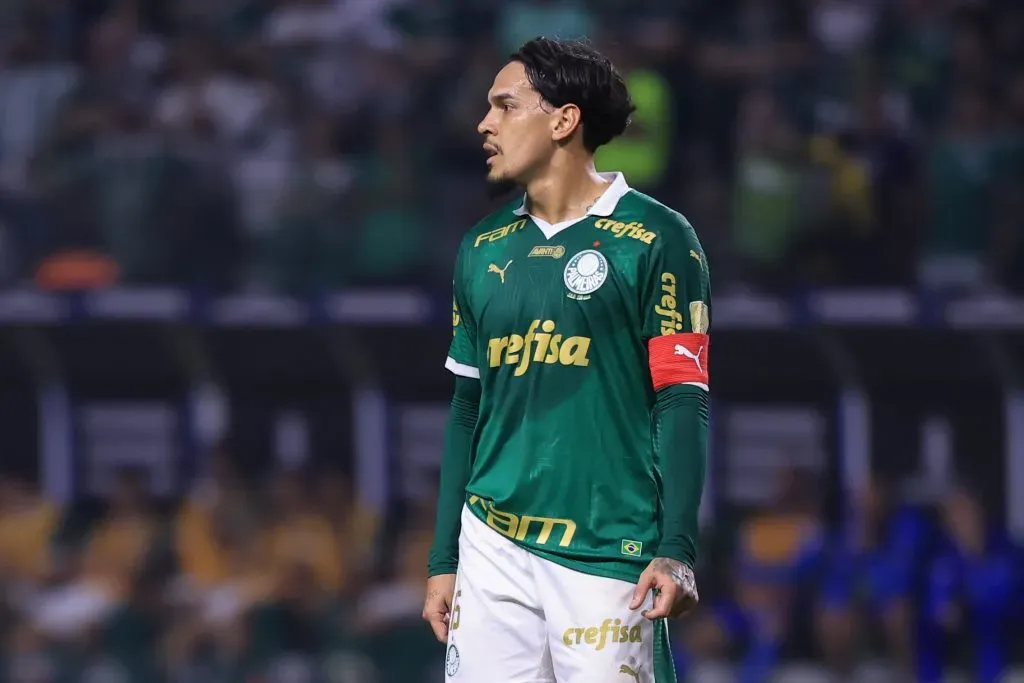 Gustavo Gómez durante partida contra o Botafogo na Libertadores 2024. Foto: Marcello Zambrana/AGIF