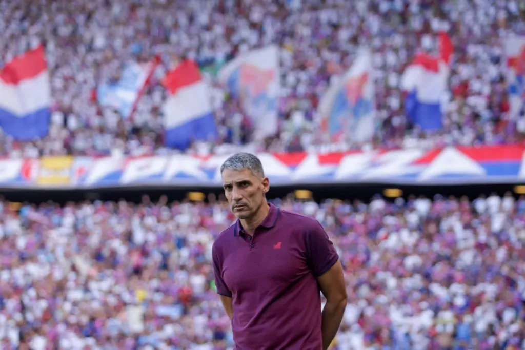 Vojvoda, treinador do Fortaleza, é um dos principais personagens desse grande momento do Leão do Pici. Foto: Lucas Emanuel/AGIF