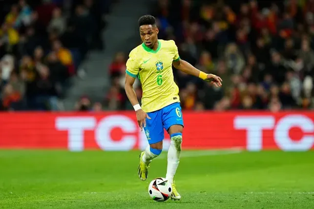 Wendell, atuando pela Seleção Brasileira – (Photo by Jose Breton/Pics Action/NurPhoto via Getty Images)