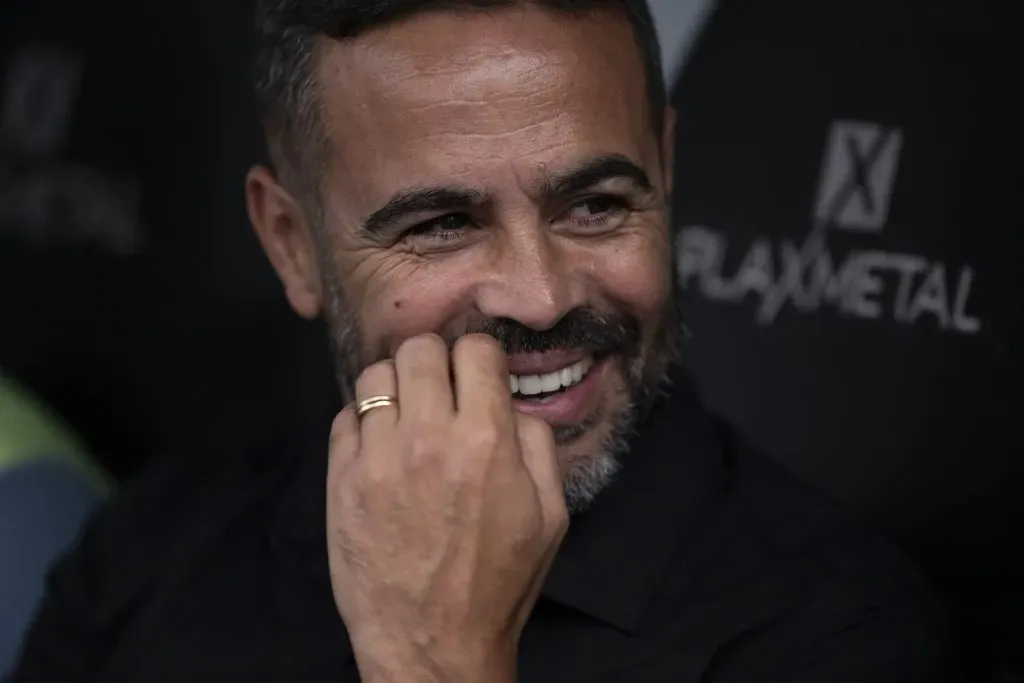 Artur Jorge durante partida contra o Cuiabá pelo Campeonato Brasileiro A 2024. Foto: Jorge Rodrigues/AGIF