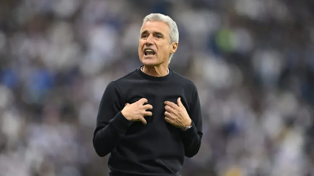 Luis Castro entra na mira de nova equipe (Photo by Michael Regan/Getty Images)