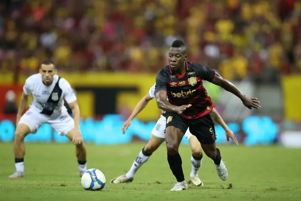 Helibelton Palacios durante a partida entre Sport e PontePreta na Arena de Pernambuco pelo campeonato brasileiro da Serie B 2024. Foto: Marlon Costa/AGIF