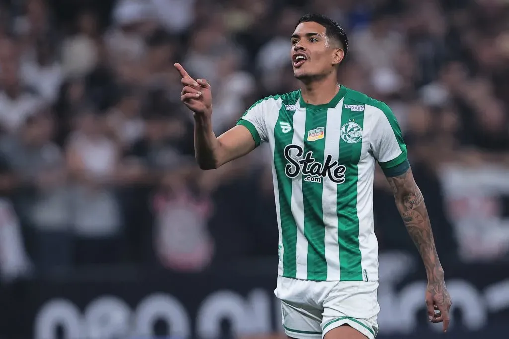 Lucas Barbosa, jogador emprestado ao Juventude, durante partida contra o Corinthians (Foto: Ettore Chiereguini/AGIF)
