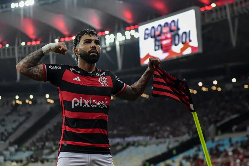 Gabigol, atacante do Flamengo, deve ser jogador do Cruzeiro em 2025. Foto: Thiago Ribeiro/AGIF