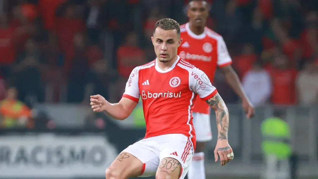 Bruno Gomes em ação pelo Internacional. Foto: Maxi Franzoi/AGIF