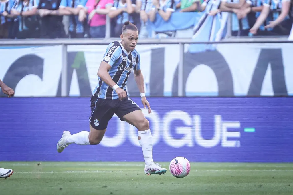Braithwaite jogador do Grêmio durante partida contra o Atlético-GO na Arena do Grêmio pelo campeonato Brasileiro A 2024. Foto: Maxi Franzoi/AGIF