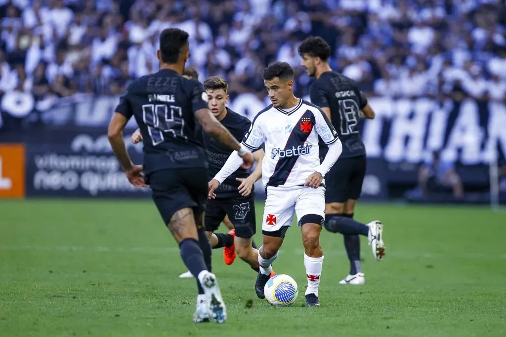 SP – SAO PAULO – 24/11/2024 – BRASILEIRO A 2024, CORINTHIANS X VASCO – Philippe Coutinho jogador do Vasco durante partida contra o Corinthians no estadio Arena Corinthians pelo campeonato Brasileiro A 2024. Foto: Marco Miatelo/AGIF
