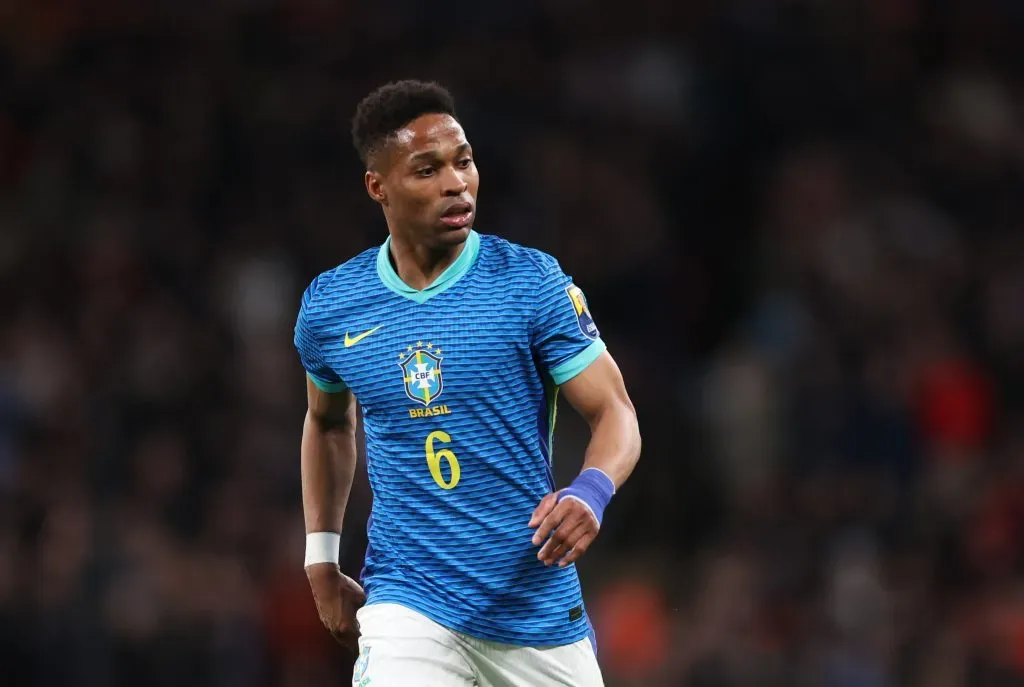 Wendell, lateral do Porto, atuando pela seleção brasileira (Photo by Catherine Ivill/Getty Images)