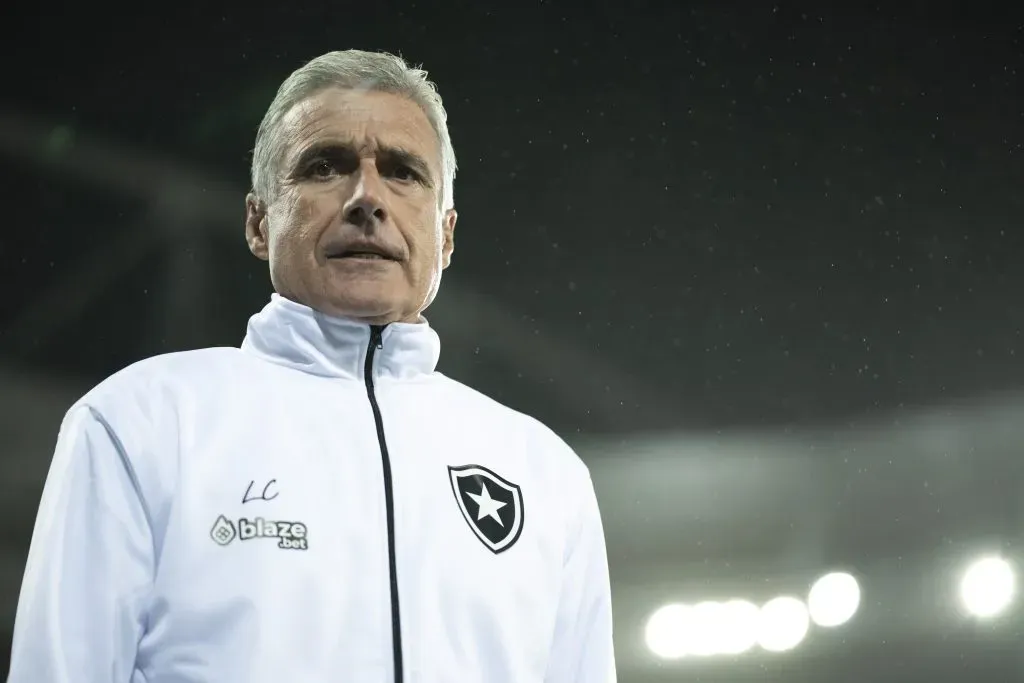 Luís Castro durante passagem pelo Botafogo em 2023. Foto: Jorge Rodrigues/AGIF
