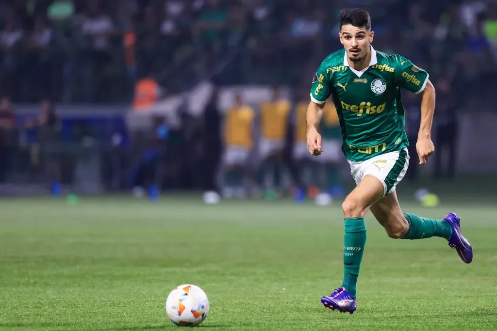 Flaco López, jogador do Palmeiras, durante partida contra o Botafogo (Foto: Marcello Zambrana/AGIF)