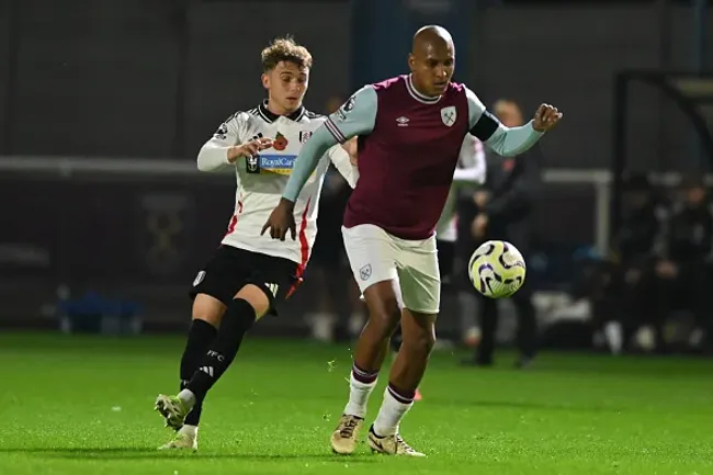 Luizão jogando pelo sub21 do West Ham – (Photo by Kevin Hodgson | MI News) (Photo by MI News/NurPhoto via Getty Images)