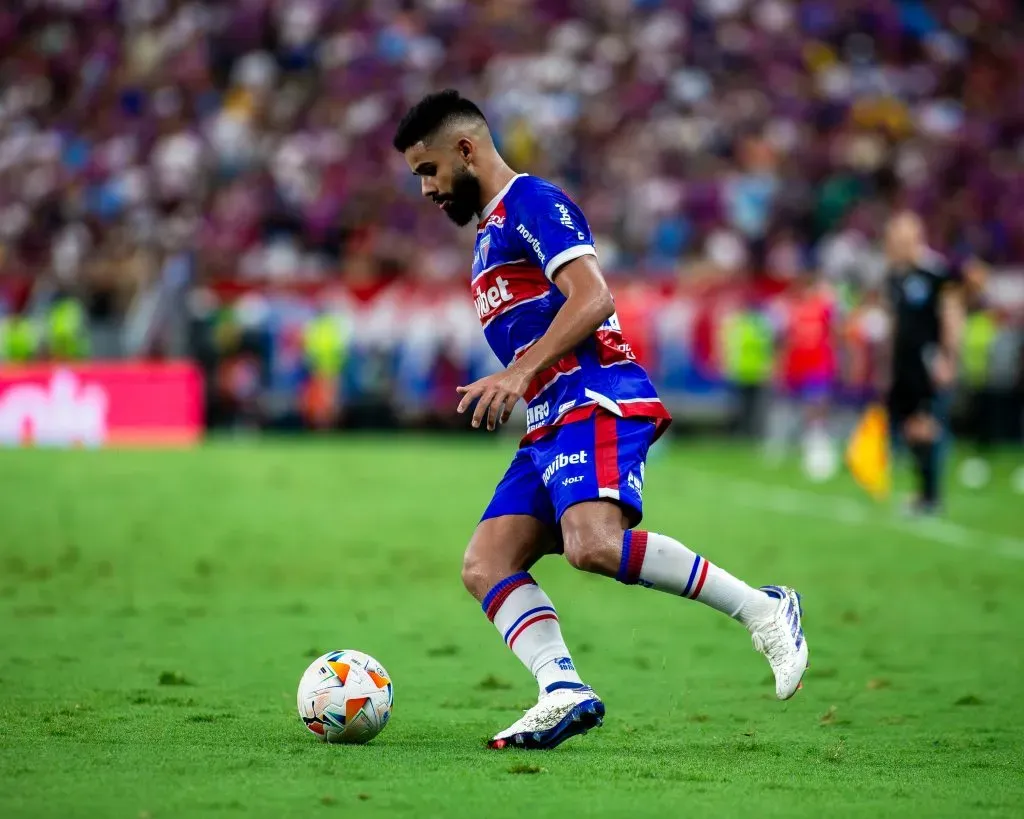 Felipe Jonatan jogador do Fortaleza durante partida contra o Corinthians no estadio Arena Castelao pelo campeonato Copa Sul-Americana 2024. Foto: Pedro Chaves/AGIF