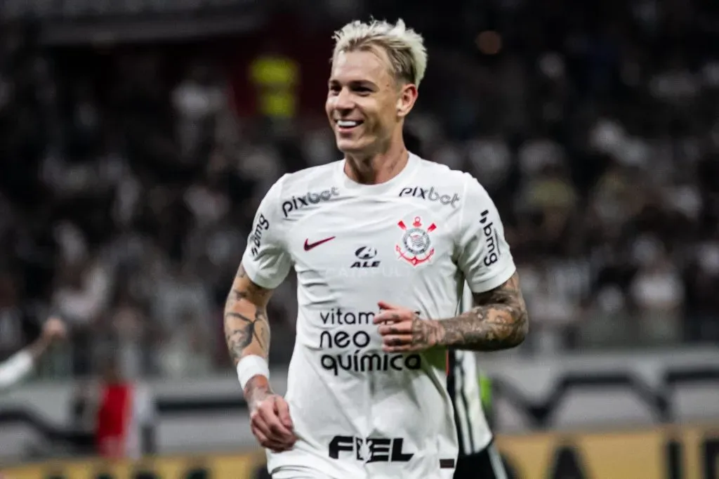 Roger Guedes, ex-Corinthians, é o grande ‘sonho’ da nova diretoria do Flamengo. Foto: Fernando Moreno/AGIF