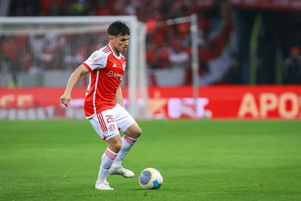 Bernabei jogador do Internacional durante partida contra o Fortaleza no estadio Beira-Rio pelo campeonato Brasileiro A 2024. Foto: Maxi Franzoi/AGIF