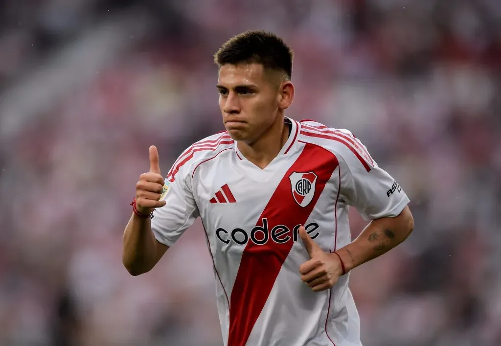 Claudio Echeverri, do River Plate, contra o Barracas Central (Photo by Marcelo Endelli/Getty Images)