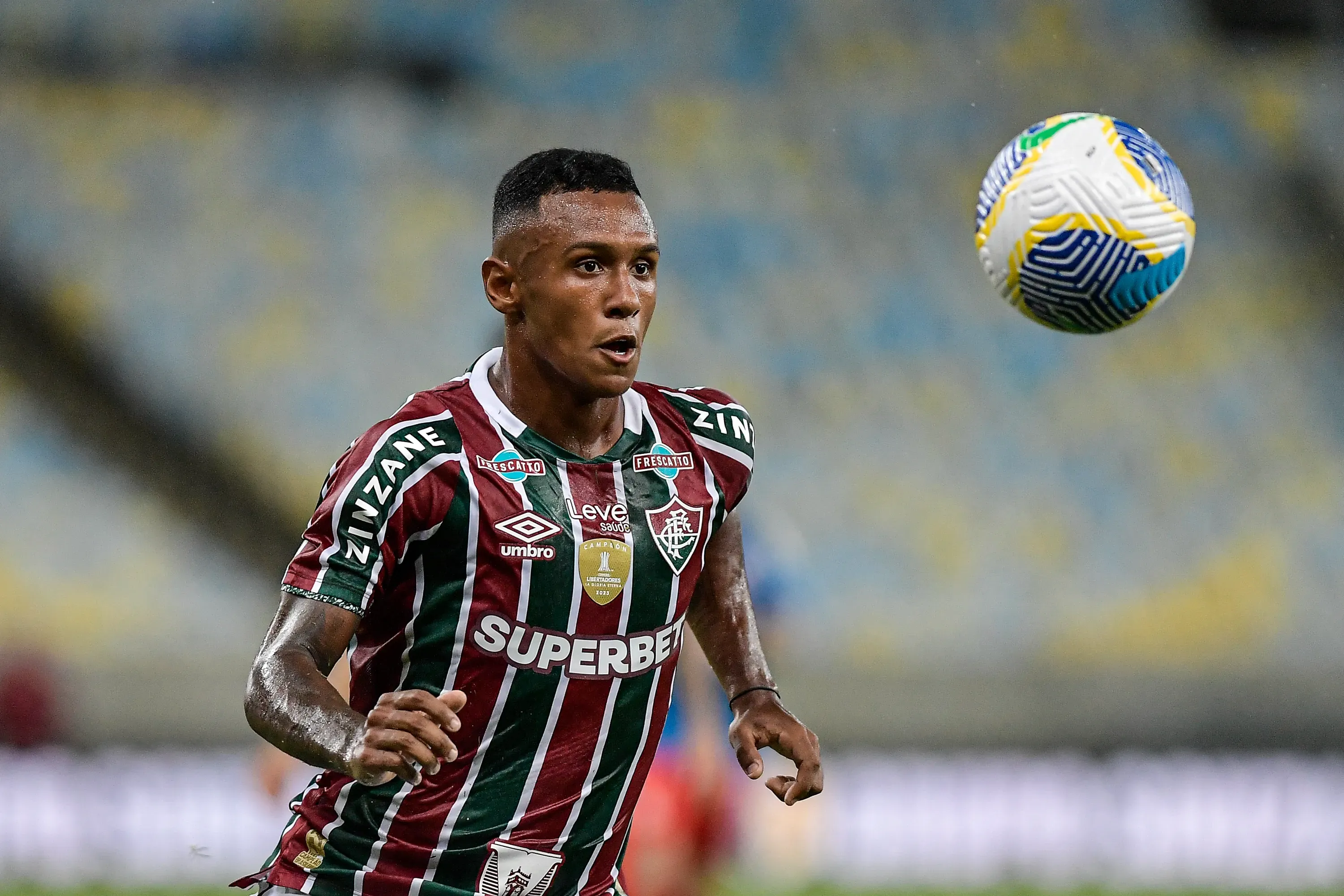 Marquinhos pode reforçar o Cruzeiro em 2025 – Foto: Thiago Ribeiro/AGIF.