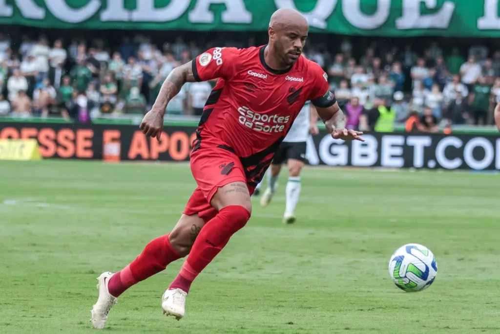 Thiago Heleno durante partida contra o Coritiba no Campeonato Brasileiro A 2023. Foto: Robson Mafra/AGIF