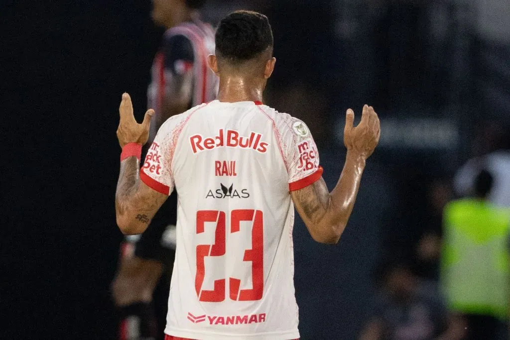 Raul durante partida entre Bragantino e São Paulo no Campeonato Brasileiro A 2024. Foto: Joisel Amaral/AGIF