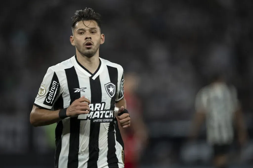 Oscar Romero, atuando no Botafogo – Foto: Jorge Rodrigues/AGIF