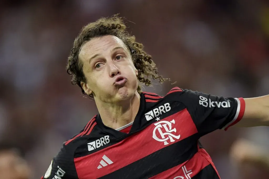 RJ – RIO DE JANEIRO – 20/06/2024 – BRASILEIRO A 2024, FLAMENGO X BAHIA – David Luiz jogador do Flamengo comemora seu gol durante partida contra o Bahia no estadio Maracana pelo campeonato Brasileiro A 2024. Foto: Alexandre Loureiro/AGIF