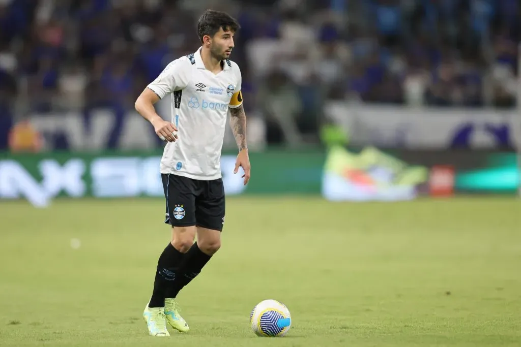 Villasanti jogador do Grêmio durante partida contra o Cruzeiro no Mineirão pelo campeonato Brasileiro A 2024. Foto: Gilson Lobo/AGIF