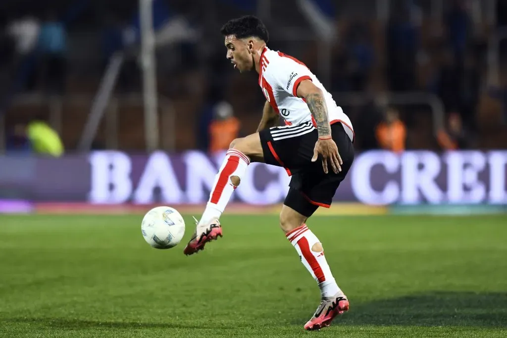 Enzo Diaz durante confronto contra o Godoy Cruz em 2024. (Photo by Rodrigo Valle/Getty Images)