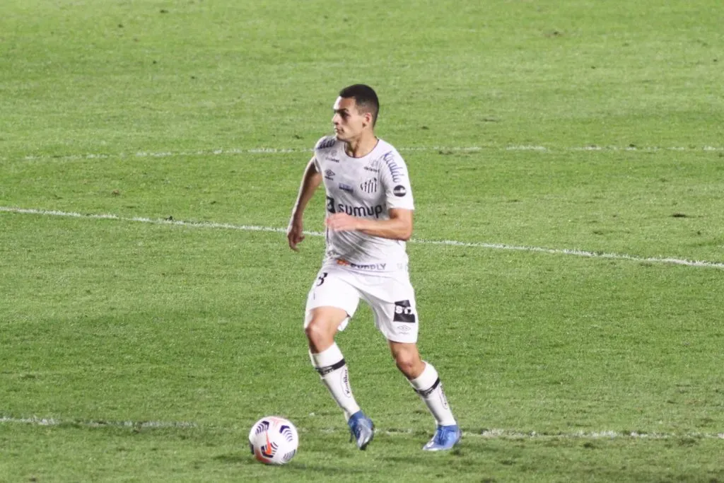 Kaiky jogador do Santos durante partida contra o Independiente no estadio Vila Belmiro pelo campeonato Copa Sul-Americana 2021. Foto: Fernanda Luz/AGIF