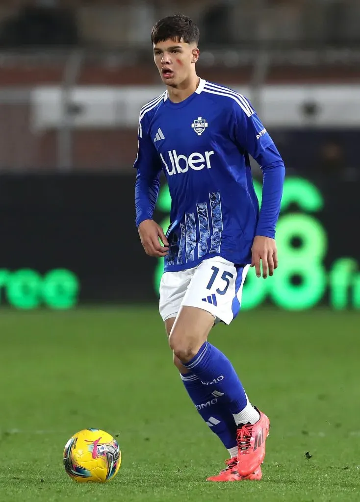 Fellipe Jack em partida pelo Como 1907 contra a Fiorentina (Photo by Marco Luzzani/Getty Images)