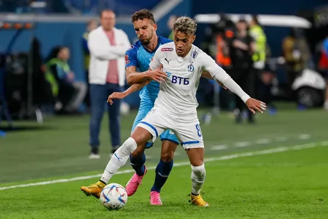 Bitello atuando no Dínamo Moscou – (Photo by Mike Kireev/NurPhoto via Getty Images)