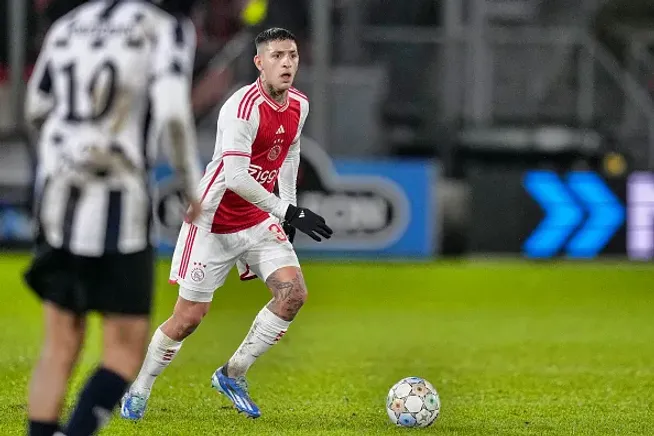 Gastón Avila atuando no Ajax – (Photo by ProShots/Icon Sport via Getty Images)