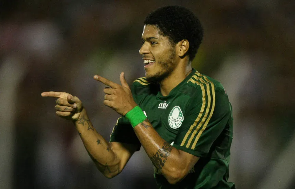 O jogador Leandro da S.E. Palmeiras comemora seu gol contra a equipe do Vilhena E.C. durante partida válida pela primeira fase da Copa do Brasil no Arnaldo Lopes Martins (Portal da Amazônia). Vilhena/RO, Brasil – 12/03/2014. Foto: Cesar Greco / Fotoarena
