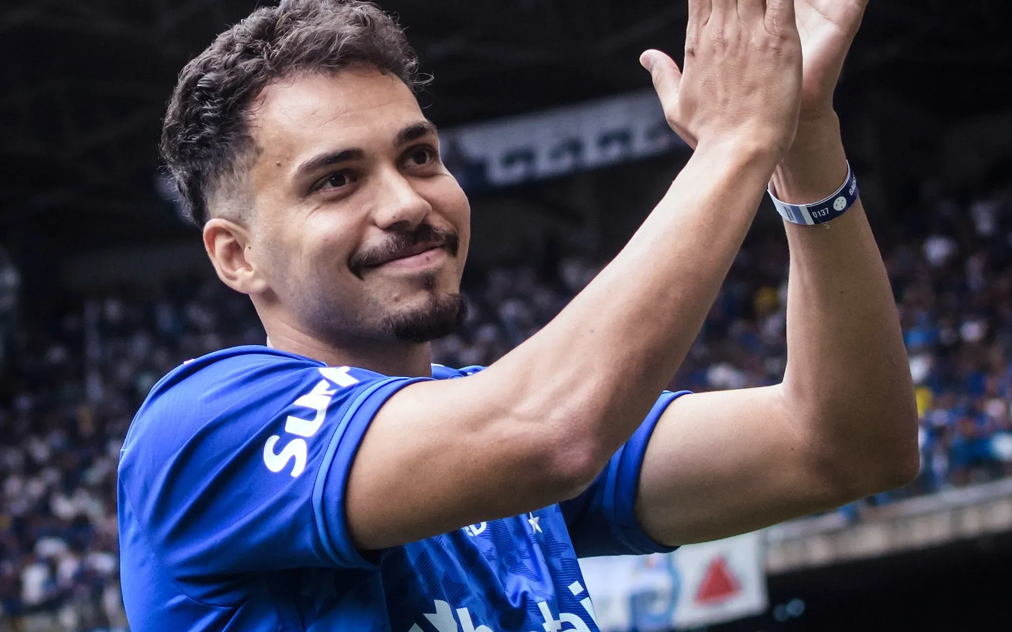 Eduardo durante apresentação dos reforços do Cruzeiro no Mineirão. Foto: Gustavo Aleixo/Cruzeiro