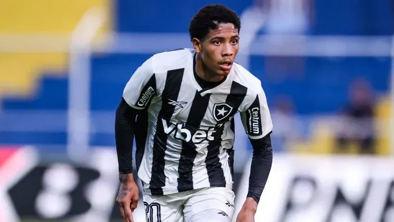 Kauê Leonardo atuando no Botafogo – Foto: Reprodução/Arthur Barreto/ Botafogo