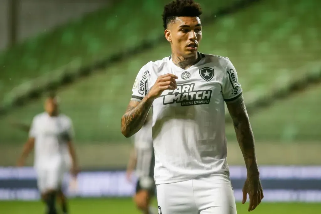 MG – BELO HORIZONTE – 20/11/2024 – BRASILEIRO A 2024, ATLETICO-MG X BOTAFOGO – Igor Jesus jogador do Botafogo durante partida contra o Atletico-MG no estadio Independencia pelo campeonato Brasileiro A 2024. Foto: Fernando Moreno/AGIF