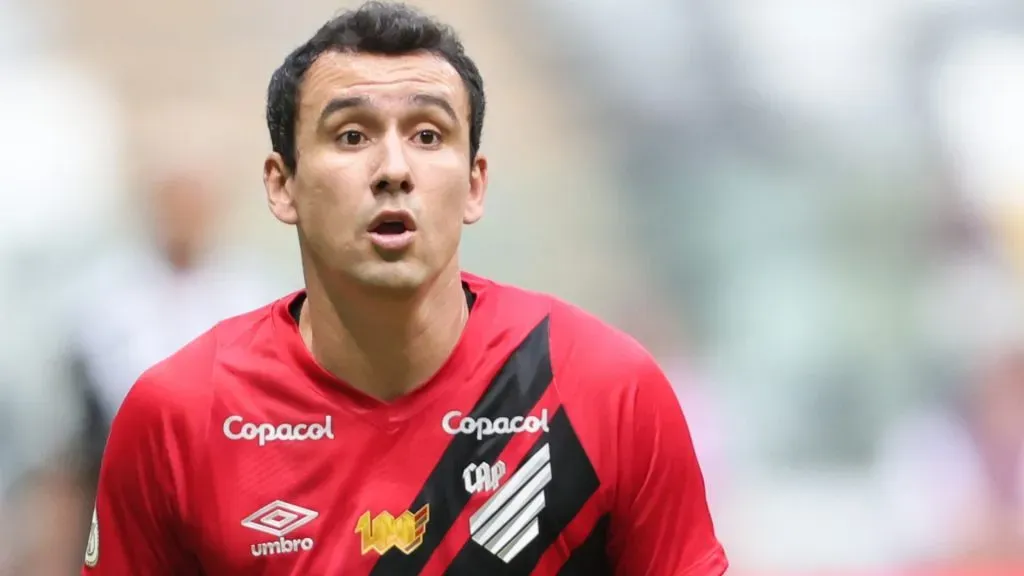 Pablo em ação pelo Athletico-PR no Brasileirão Série A 2024 – Foto: Gilson Lobo/AGIF