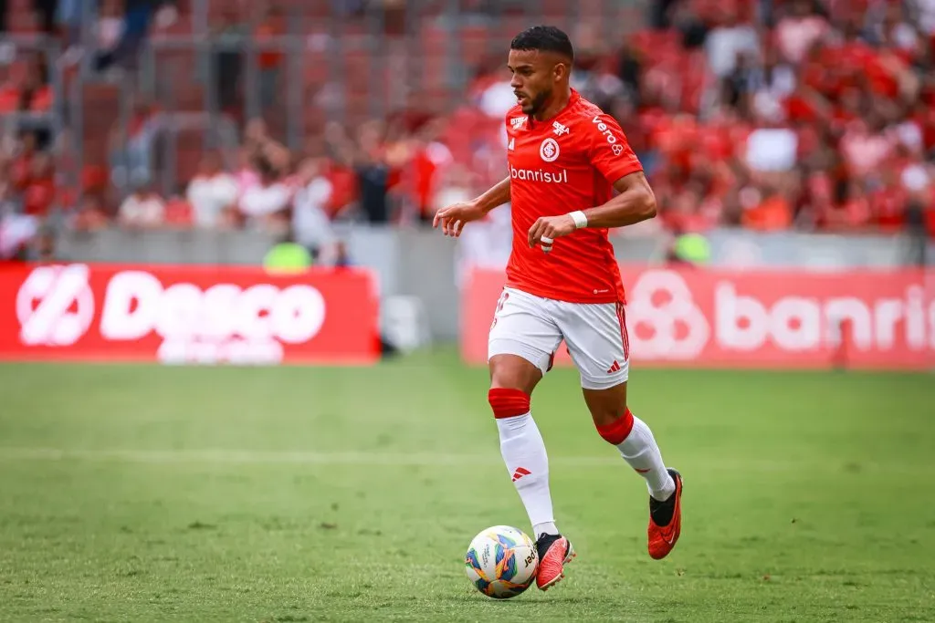 Wanderson jogador do Internacional durante partida contra o Ypiranga no estadio Beira-Rio pelo campeonato Gaucho 2024. Foto: Maxi Franzoi/AGIF