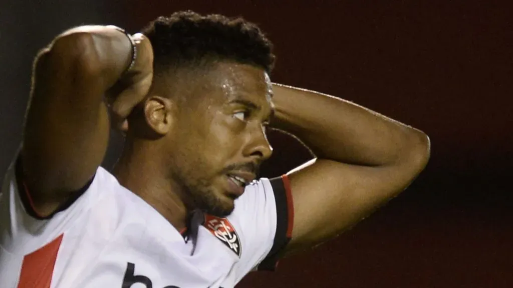 Willian Oliveira em ação pelo Vitória – Foto: Jhony Pinho/AGIF