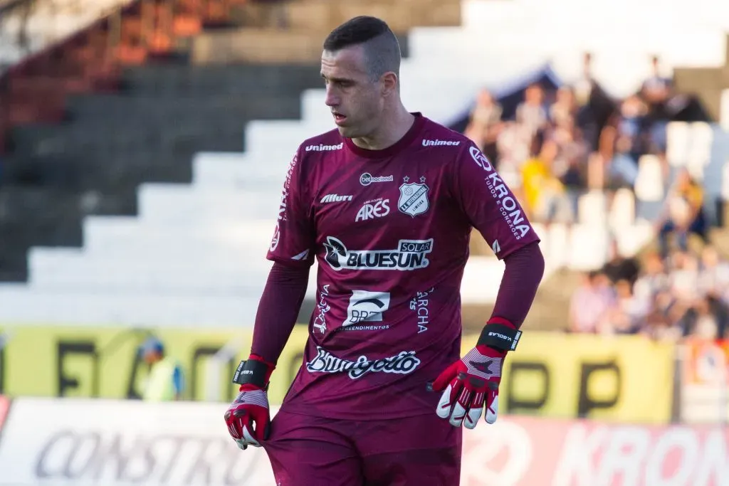 Victor Golas durante partida entre Inter de Limeira e Caxias no Campeonato Brasileiro D 2023. Foto: Roberto Gardinalli/AGIF