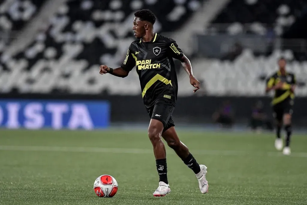 Jeffinho jogador do Botafogo durante partida contra o Boavista pelo campeonato Carioca 2024. Foto: Thiago Ribeiro/AGIF