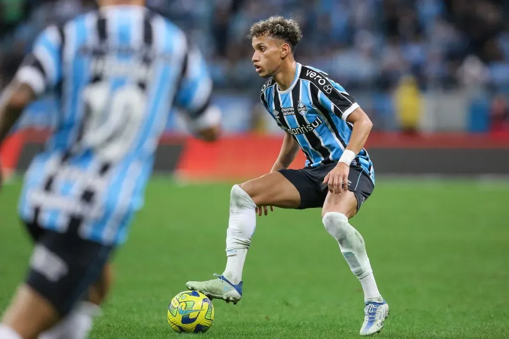 Bitello jogador do Grêmio durante partida contra o Flamengo na Arena do Grêmio pelo campeonato Copa do Brasil 2023. Foto: Pedro H. Tesch/AGIF