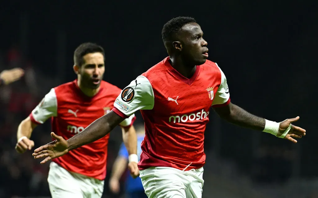 BRAGA, PORTUGAL – NOVEMBER 28: Bruma of SC Braga celebrates scoring his team’s first goal during the UEFA Europa League 2024/25 League Phase MD5 match between SC Braga and TSG 1899 Hoffenheim at Estadio Municipal de Braga on November 28, 2024 in Braga, Portugal. (Photo by Octavio Passos/Getty Images)